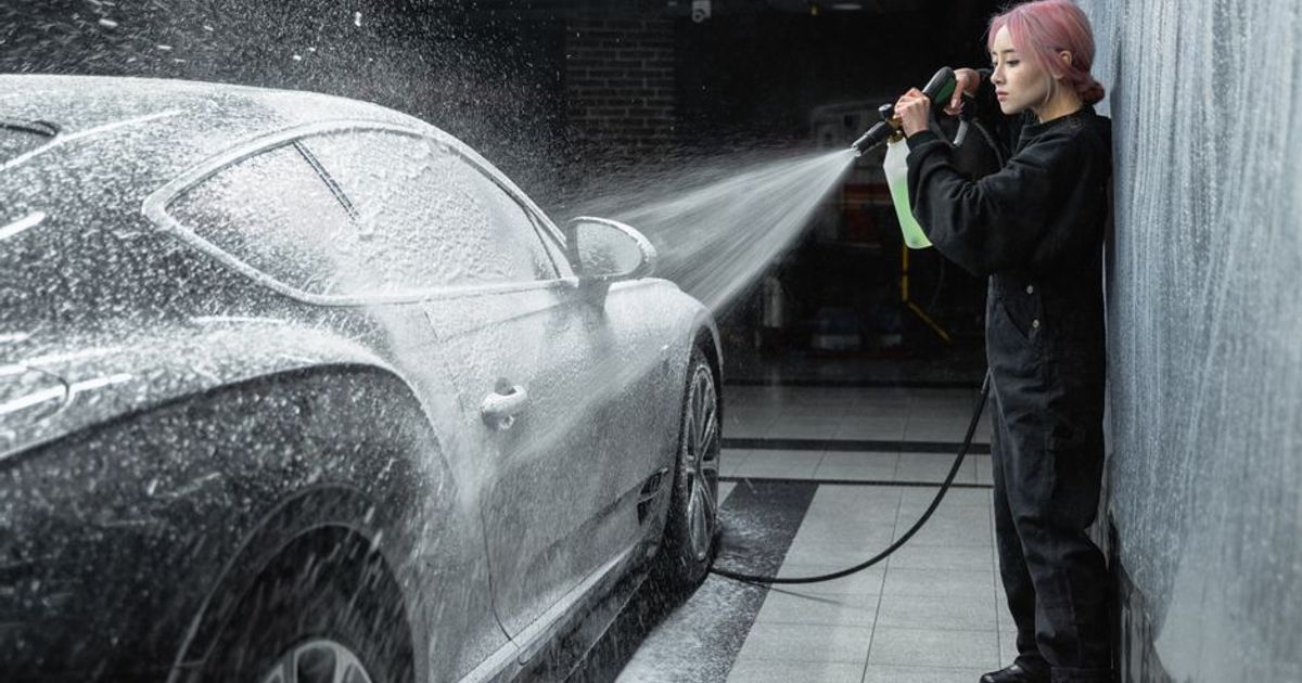 Polishing pad refining automotive paint